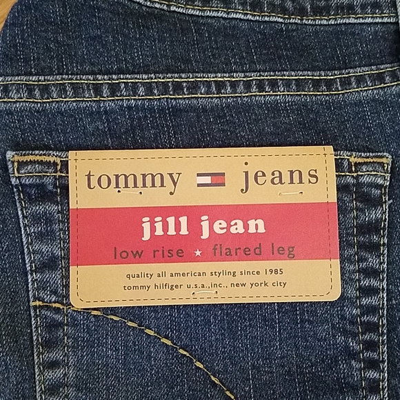 NWT  TOMMY JEANS LOW RISE JILL JEANS SIZE 11R FLARRED LEG - Picture 2 of 7